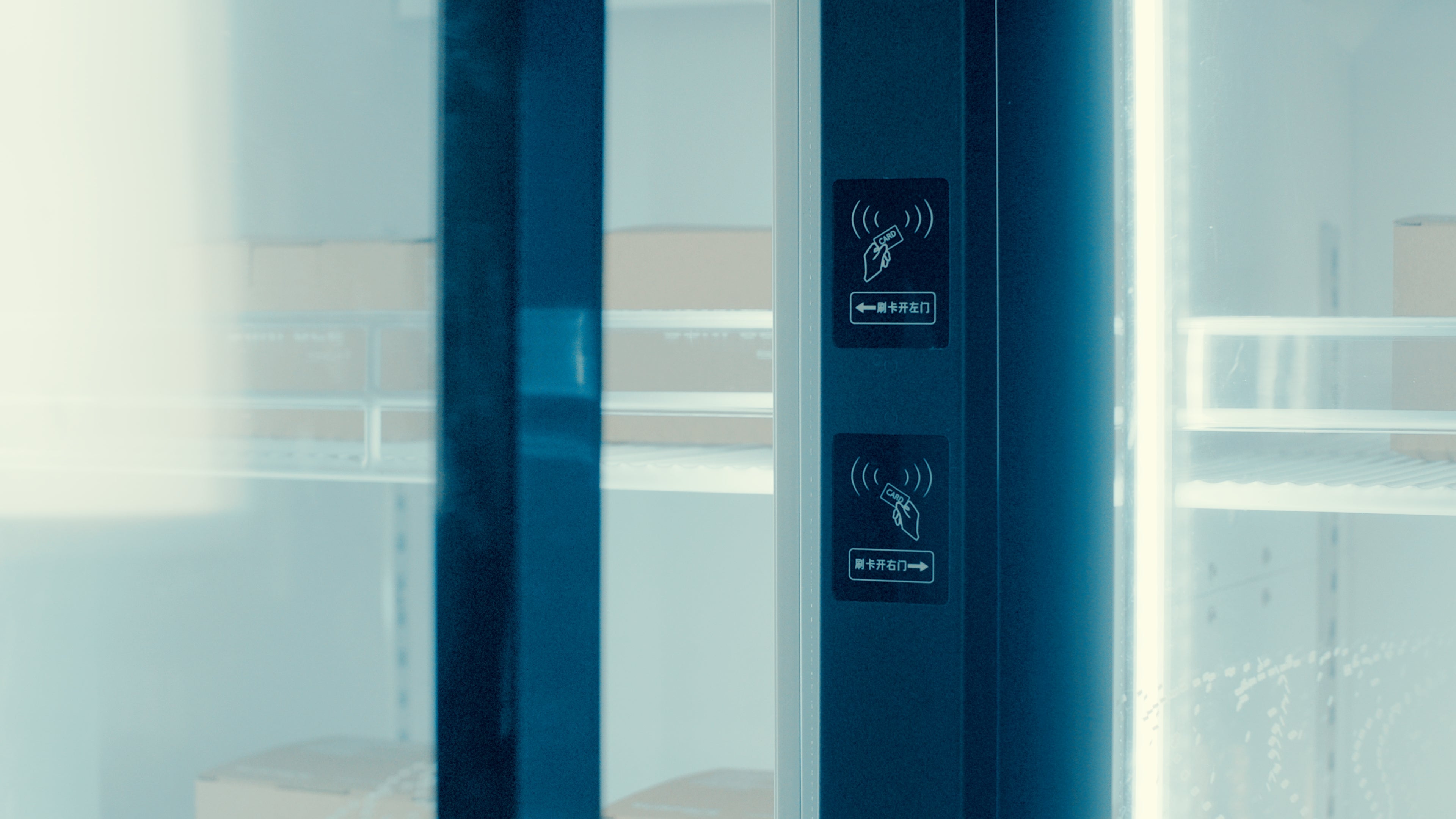 SURFACE-AI Smart Cabinet